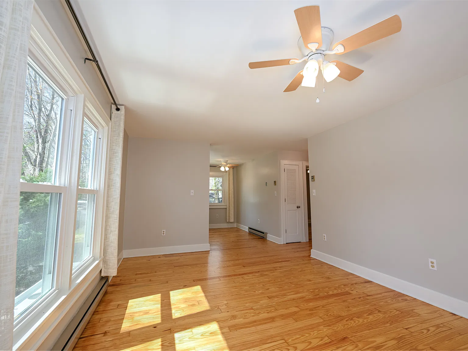 2 bed, 900 sqft, $1,550 — Photo 3