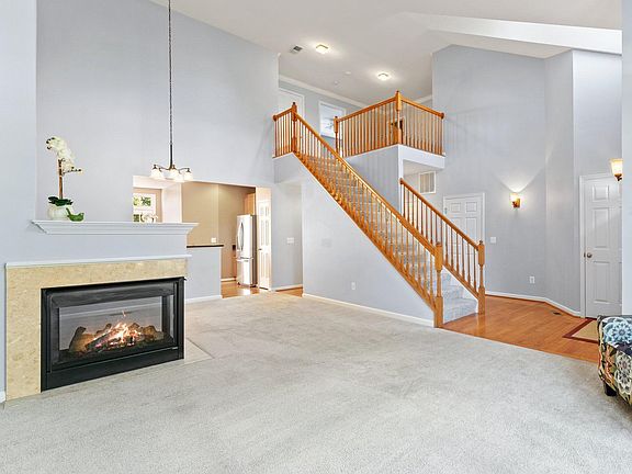 3rd image of 243 Amber Cir