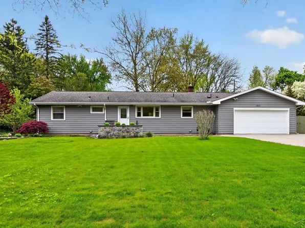 1603 Clover Ln, Midland, MI 48640