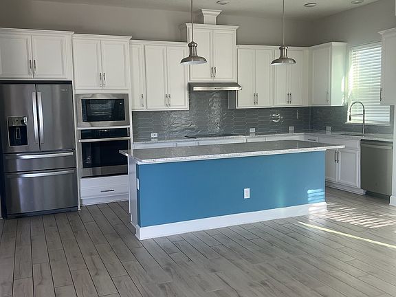 5th image of 7400 Beach Walk Pl