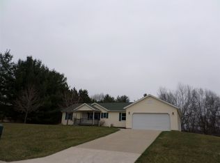 11595 Oak Hills Dr, Middlebury, IN 46540