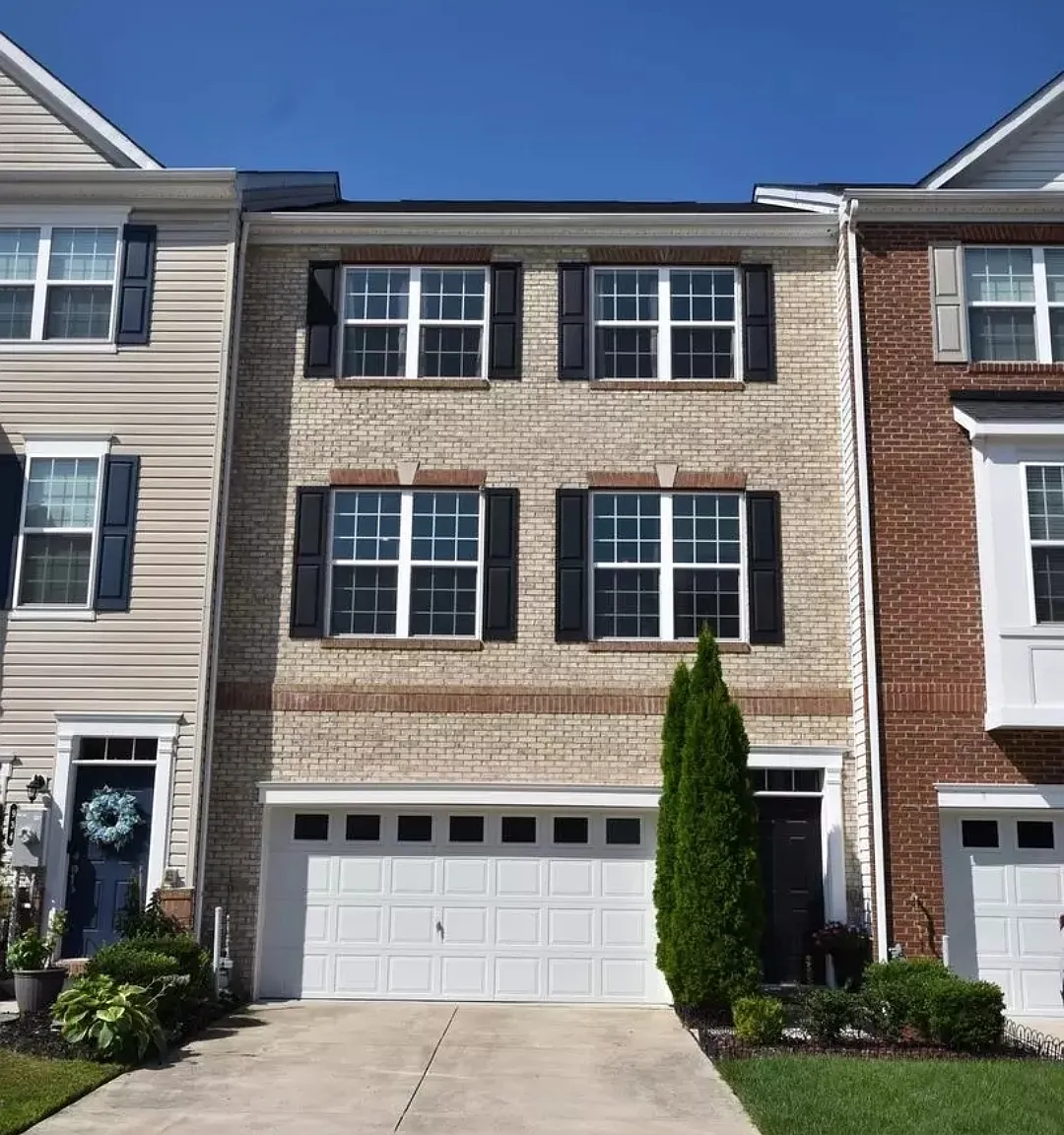 3 bed, 2952 sqft, $3,300 — Photo 2