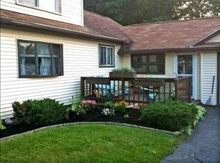 166 Badgley Rd, Glenville, NY 12302