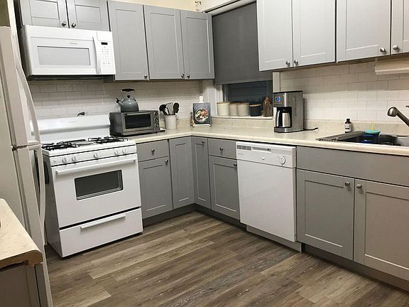 3rd image of 4159 N Wolcott Ave #2N
