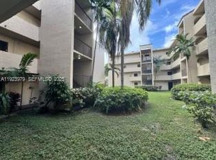 10651 SW 108th Ave APT 3H, Miami, FL 33176
