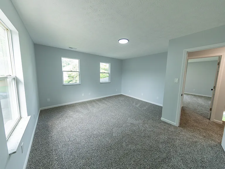 512 N Warren Ave — Photo 40