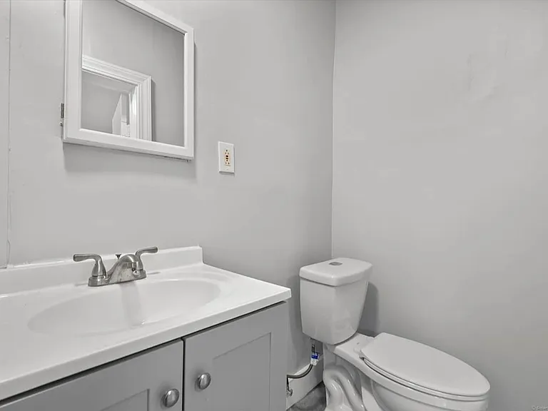 25 Whittier St — Photo 2