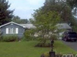 65 Ridge Haven Dr, Ridge, NY 11961