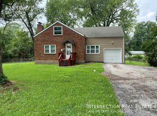 525 Ford Dr, Saint Louis, MO 63135