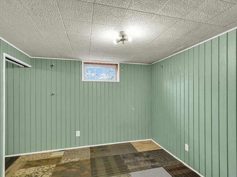 502 E Washington St — Photo 23