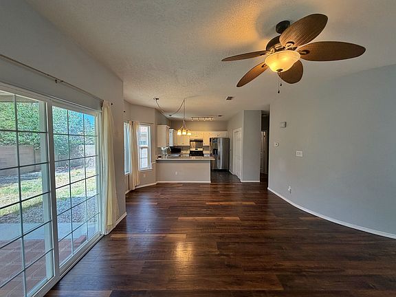 5th image of 7300 Tricia Rd NE