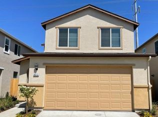 6412 E Malbec Dr, Fresno, CA 93727