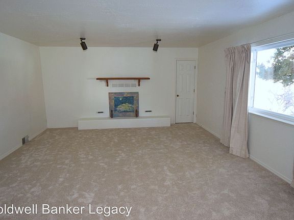 2nd image of 10206 Arvilla Ave NE