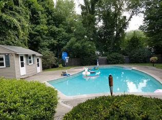 28 Leyden Park Rd, Brockton, MA 02302
