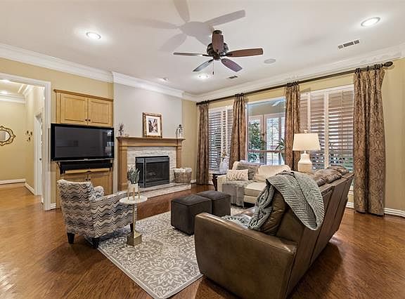 5th image of 634 Lake Park Dr
