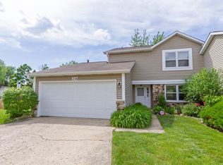 238 Amberwood Ct #2, Bloomingdale, IL 60108