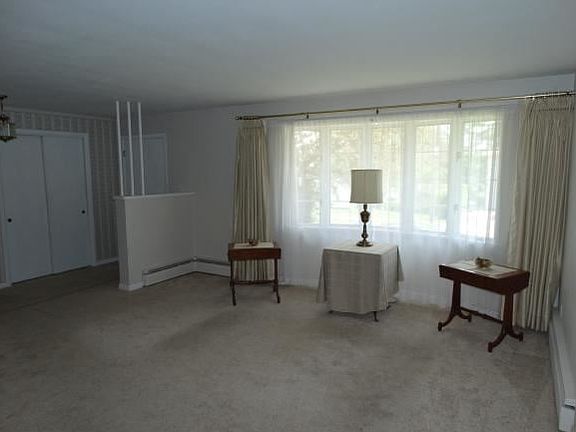 4th image of 717 Harpur Dr