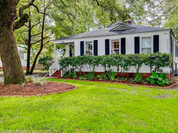 2704 Oaklawn St, Beaufort, SC 29902