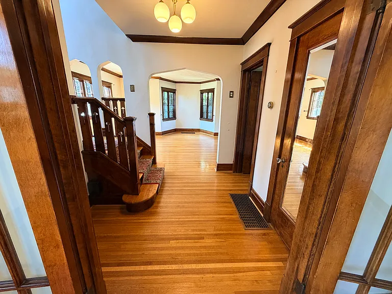 942 Harrison Ave — Photo 12