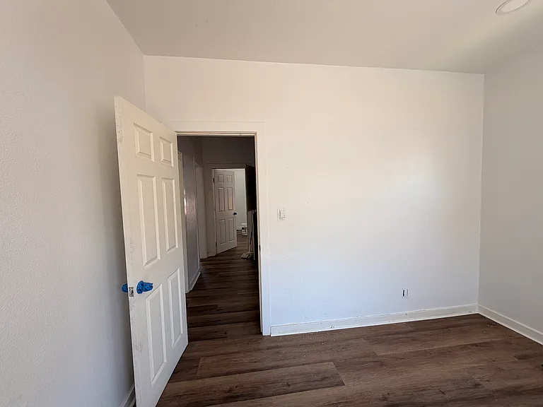 1022 Taft Ave — Photo 9