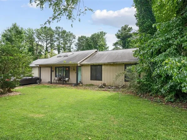 962 Brighton Dr, Lawrenceville, GA 30043