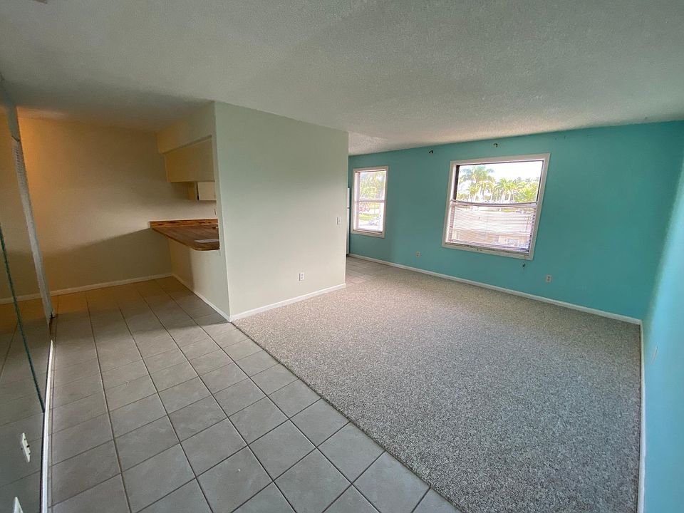 1st image of 1821 Seaway Dr APT E