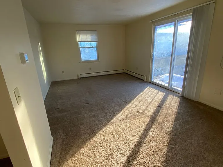 300 Sheridan Park — Photo 25