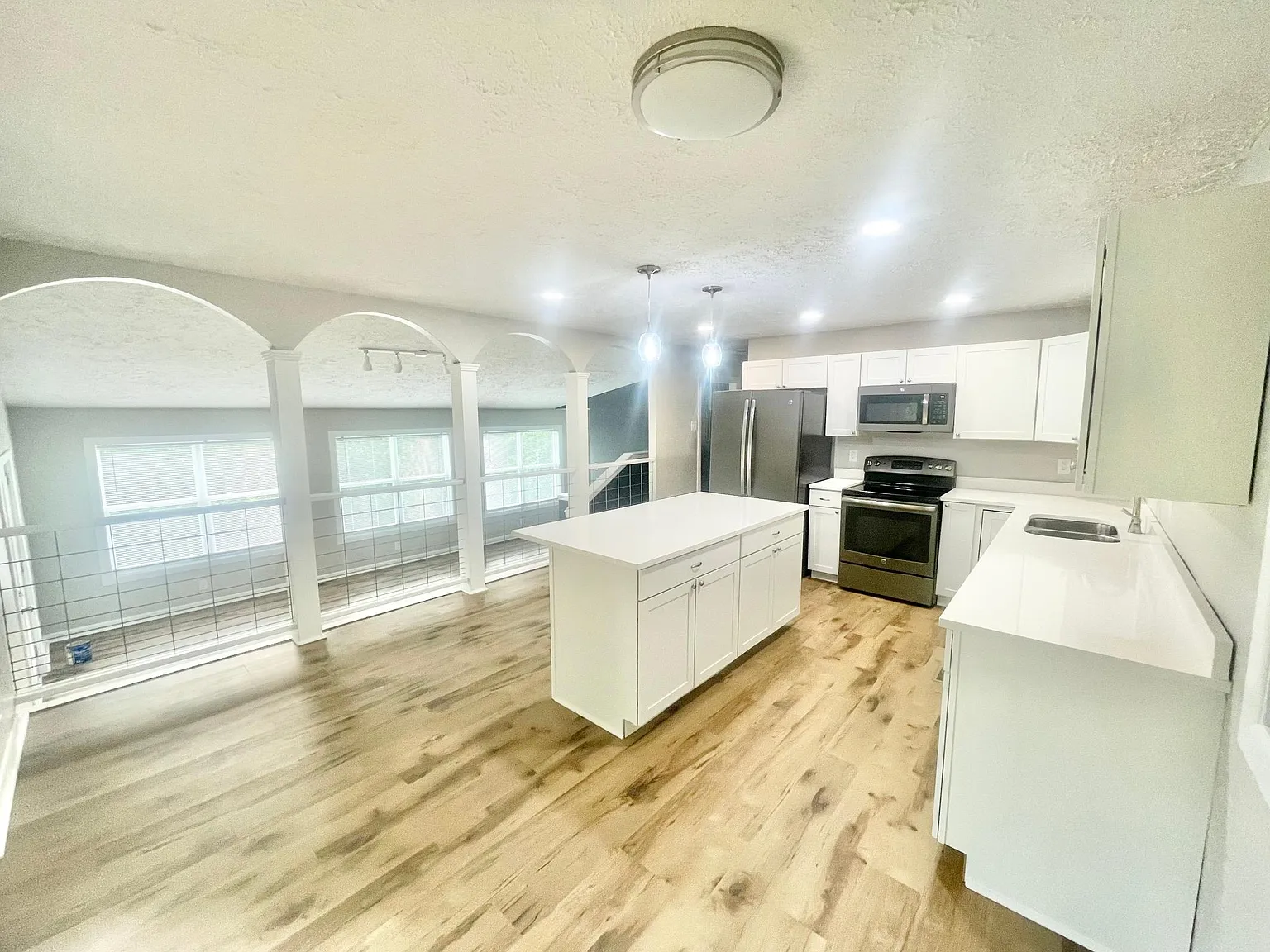 3 bed, 1500 sqft, $2,600 — Photo 3