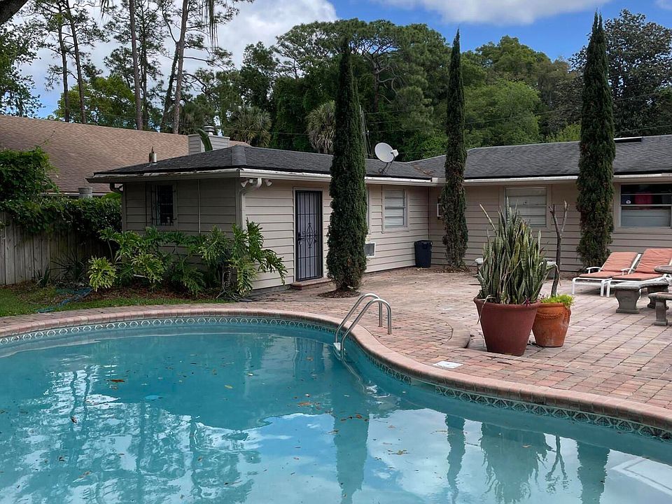 1st image of 5557 Floral Ave #1