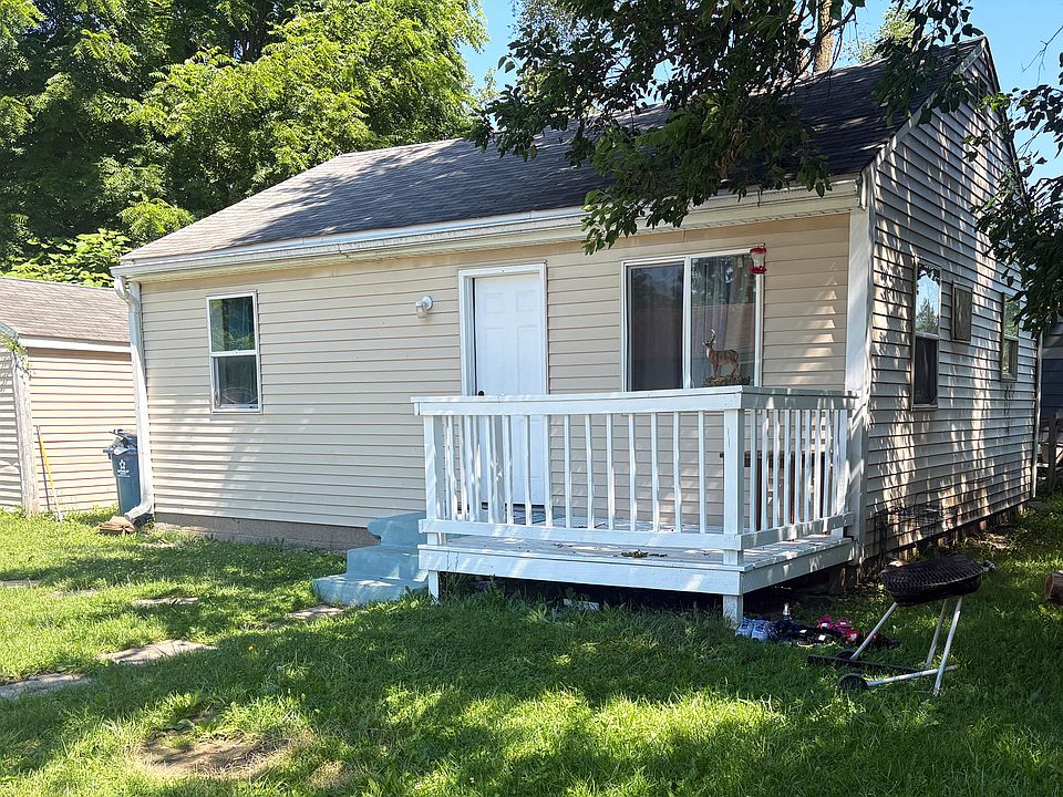 1st image of 2202 N Leland Ave