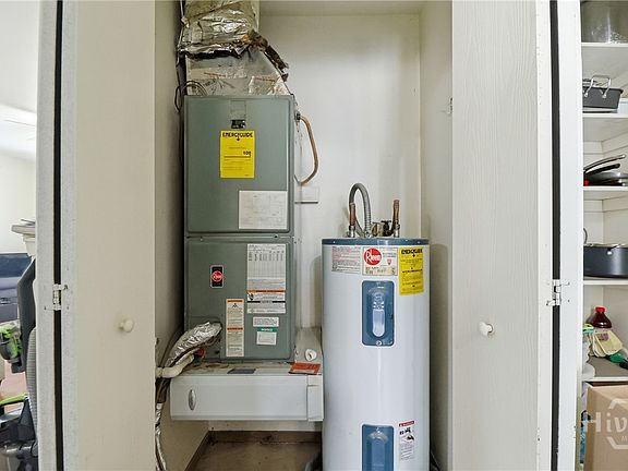 4th image of 509 Greenbay Avenue