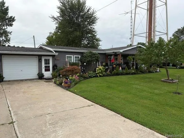 1552 1st St, Minden City, MI 48456