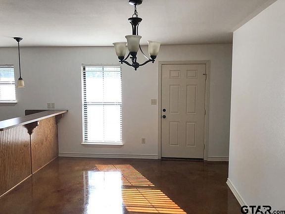 3rd image of 13323 Country Meadow Ln