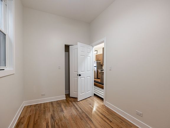 5th image of 1738 N California Ave Unit 1