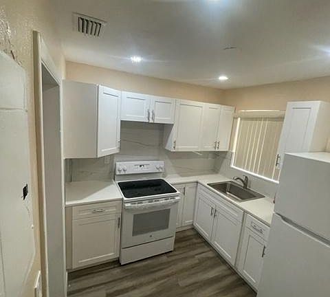 3rd image of 9923 NW 11th Ave