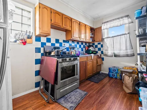 48 Vansiclen Avenue image 22 of 27