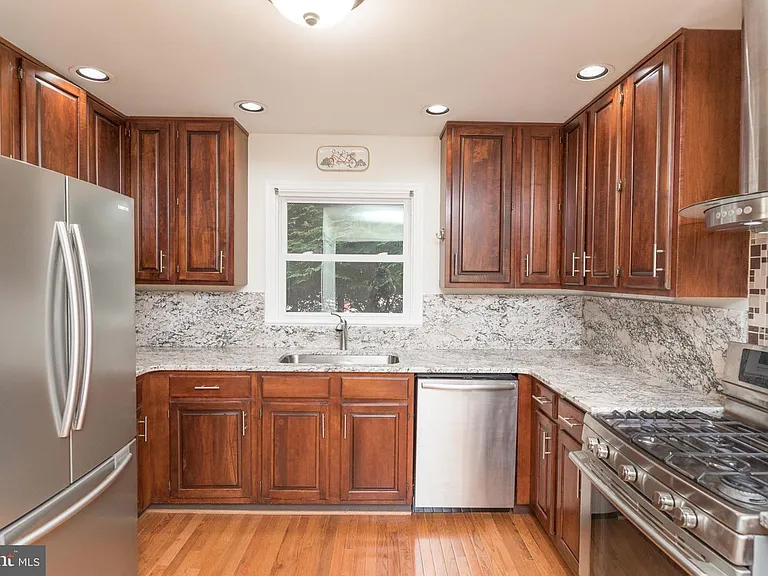 1950 Kathy Ct — Photo 6