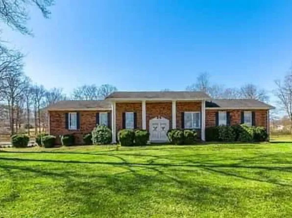 1501 Hillwood Cir, Lafayette, TN 37083