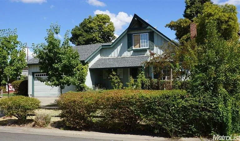 2116 Waterford Rd — Photo 1