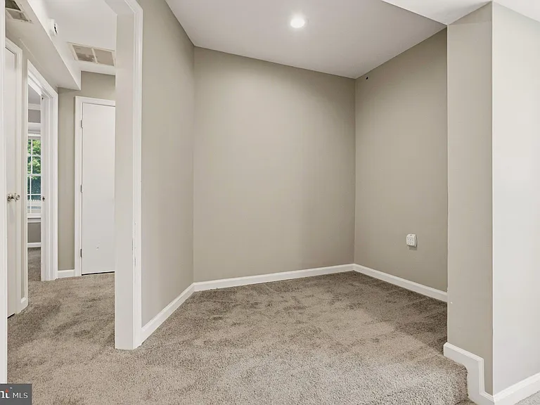 8304 Dangerfield Pl — Photo 47