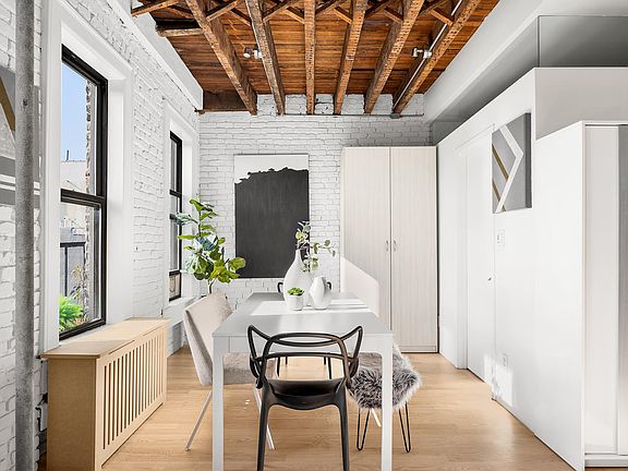 3rd image of 206 E 7th St #19/20