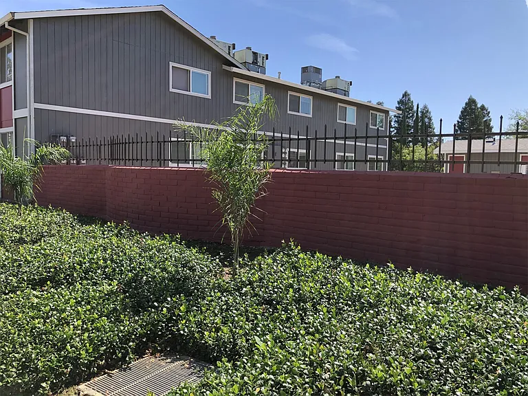 1210-1250 Kenny Dr — Photo 47