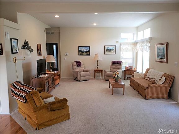 4th image of 8815 61st Avenue Ct E