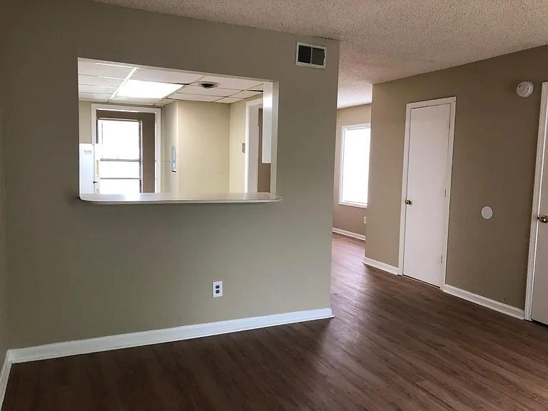 1241 N Graycroft Ave — Photo 11