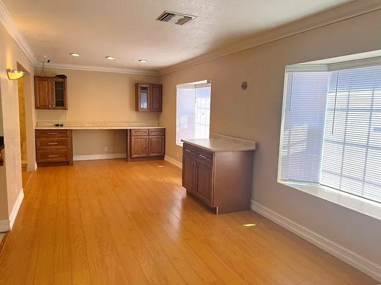 128 N Dommer Ave — Photo 5