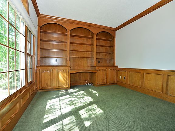 4th image of 6015 W Grove Cir