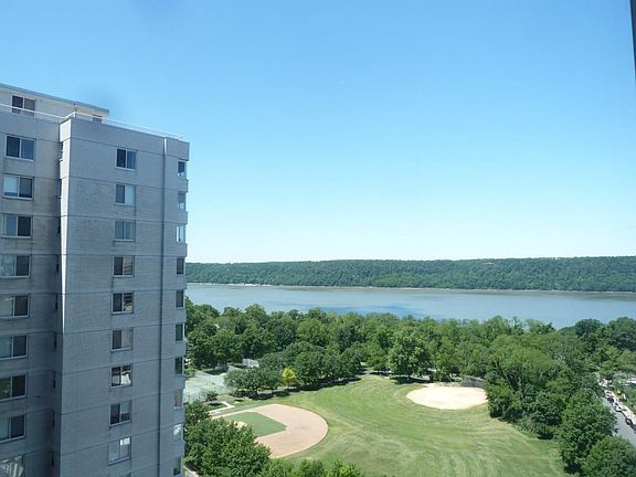 2nd image of 3333 Henry Hudson Pkwy APT 20L