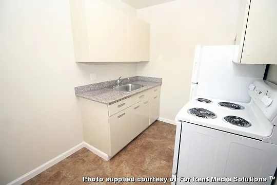 Marin Royal Apartments LLC — Photo 15