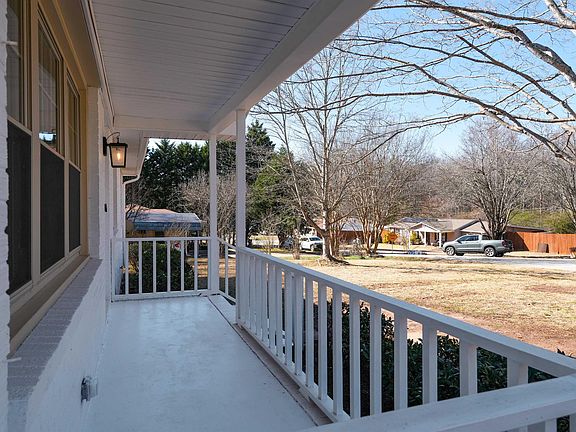 2nd image of 5 Ogden Dr