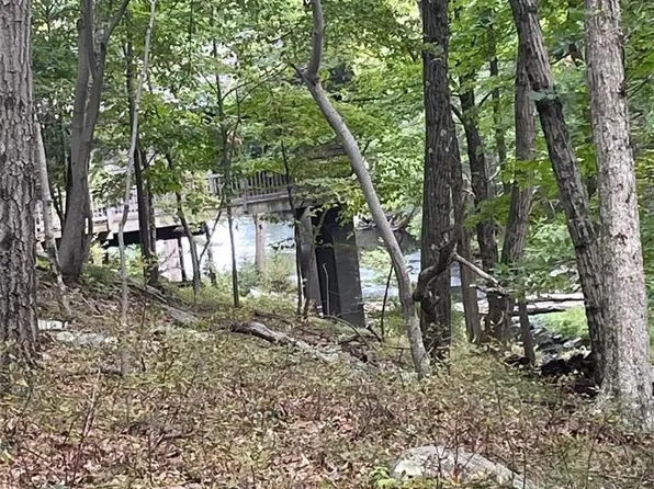 Lake Shore Drive, Harriman, NY 10950